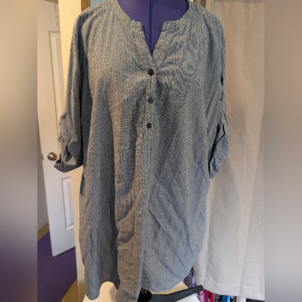 Ellis women's top